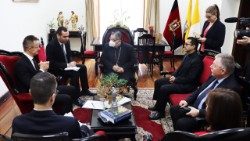 Reunión del arzobispo de Quito con el Ministro de Asuntos Exteriores y de Comercio Exterior de Hungría 