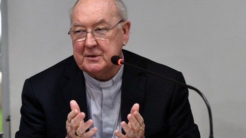 Cardeal Farrel: as novas comunidades são colaboradoras do bispo no anúncio do Evangelho