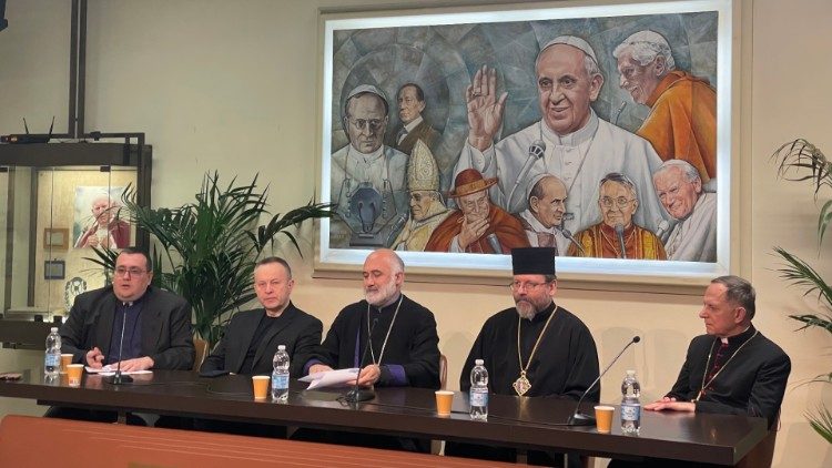 Conferencia de prensa de los miembros del Consejo Panucraniano de Iglesias y Organizaciones Religiosas 