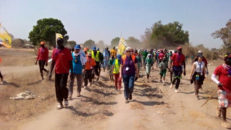 I giovani della diocesi di Rumbek in cammino verso Juba, capitale del Sud Sudan
