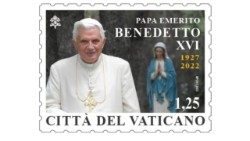 Паштовая марка ў памяць пра Бэнэдыкта XVI