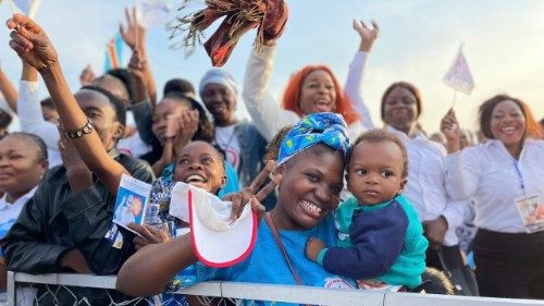 La grande festa di Kinshasa, più di un milione a danzare e cantare per il Papa