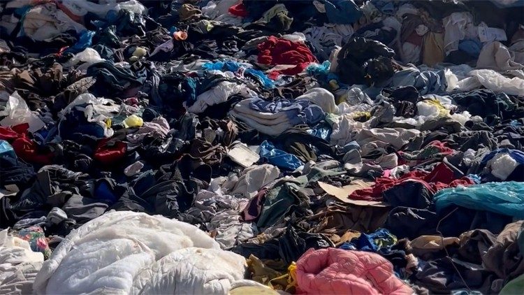 Damage to the environment caused by discarding garments