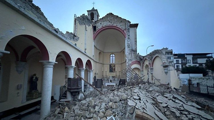 A catedral de Iskenderun destruída pelo terremoto