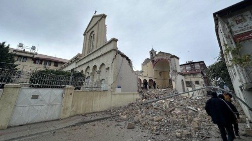Turquía, se derrumba la Catedral de Iskenderun