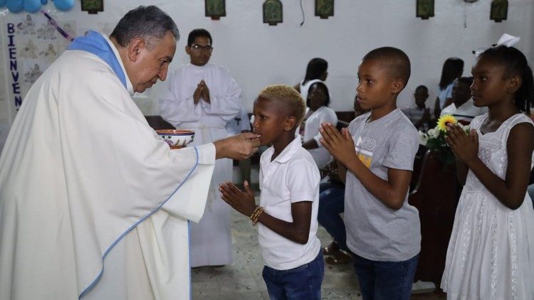 Mons. José Domingo Ulloa arzobispo de Panamá se sumó a la misión