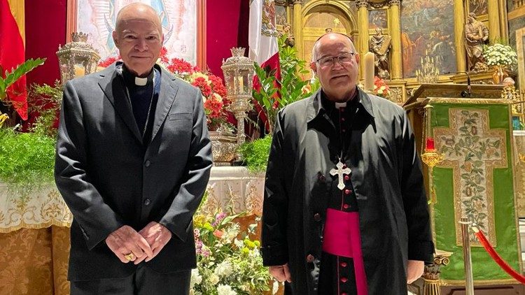 El cardenal Carlos Aguiar Retes, arzobispo de México, y monseñor Francisco Cerro, arzobispo de Toledo.