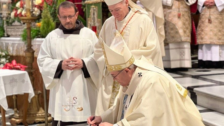 El Arzobispo de Toledo firma el Hermanamiento 