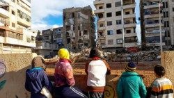 Domy poničené zemětřesením a válkou v syrském městě Hama