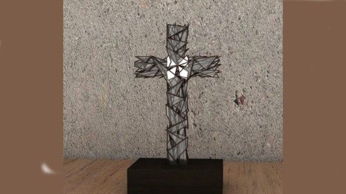 The cross presented to the Pope by Fr Grynevych