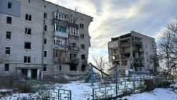 Ucraina, distruzione di palazzi nella città di Izyum