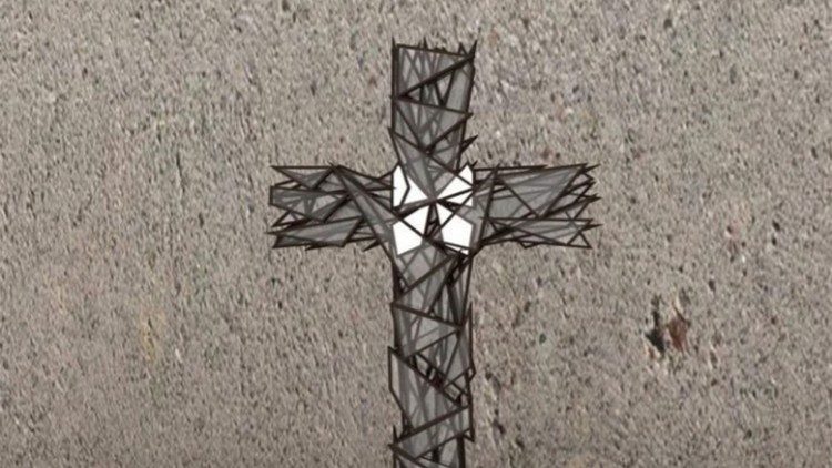 Das Bomben-Splitter-Kreuz aus der Ukraine