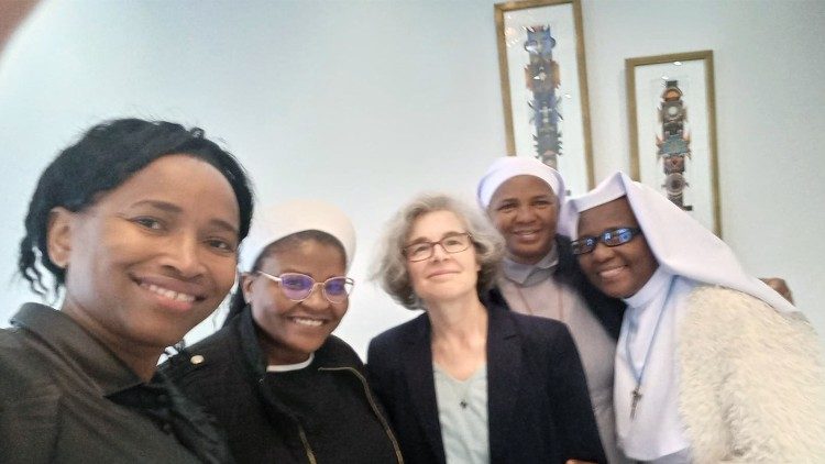 (Centre) Sr Nathalie Becquart of the Holy See’s Synod General Secretariat meets with some participants in Addis. 