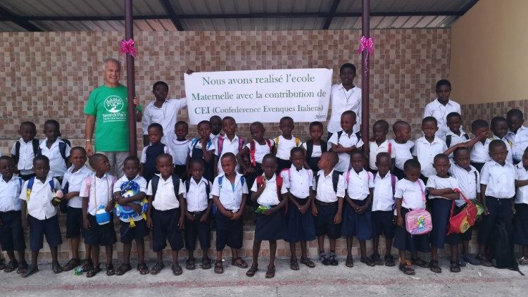 Konge atidaryta dar viena katalikiška pradinė mokykla