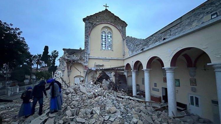 In rovine la chiesa cattolica di Iskenderun, In provincia di Antiochia