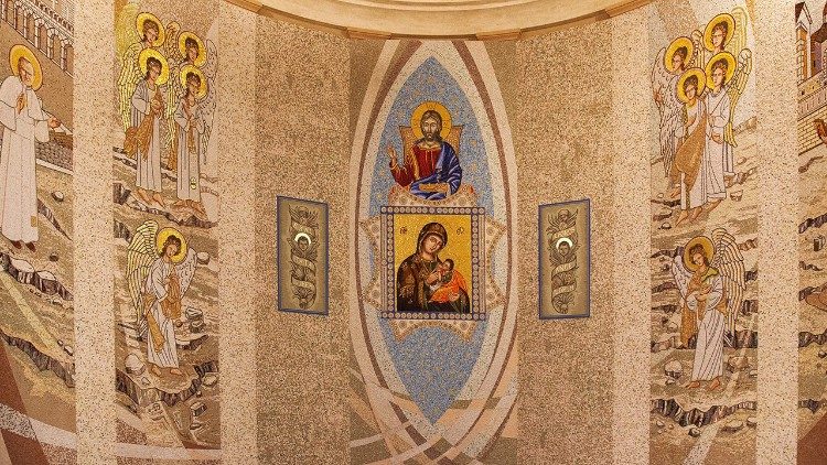 El ábside de la iglesia de Santa Maria delle Grazie al trionfale, decorado con mosaicos