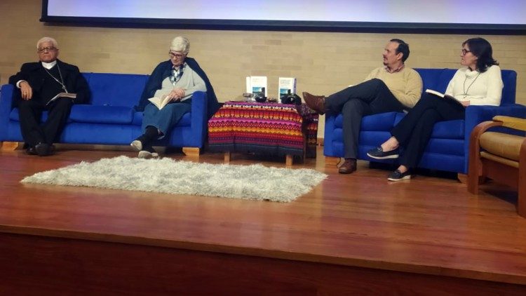 Mauricio López apresenta na sede do CELAM, em Bogotá o seu livro 