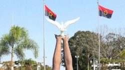 Monumento à paz em Luena, Angola
