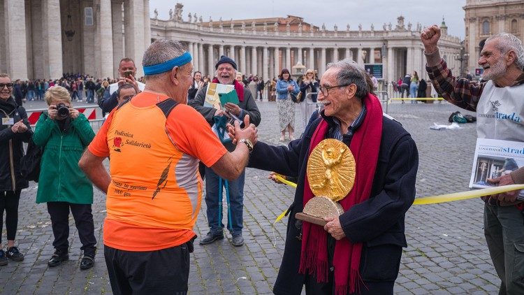 Consegnata Romano Dessì, la “Coppa degli ultimi”, in occasione della Maratona di Roma