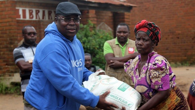 The director of the JCED distributes humanitarian aid