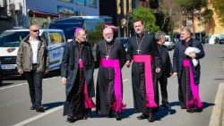 Erzbischof Gallagher während seines Besuchs in Albanien