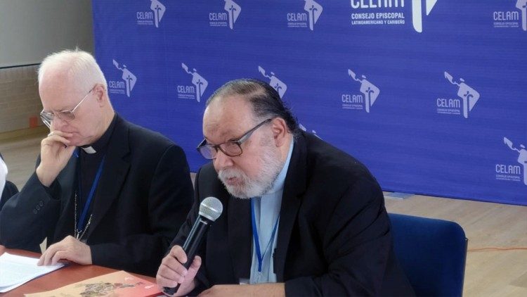 Carlos Galli na sede do CELAM