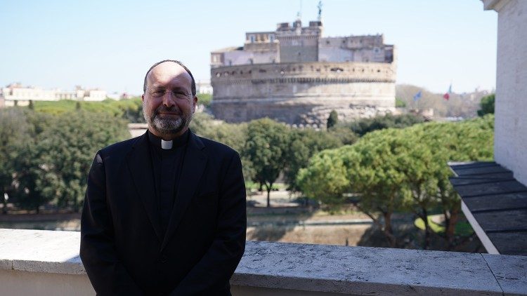 Don Manuel Barrios Prieto en visita a Radio Vaticana - Vatican News.