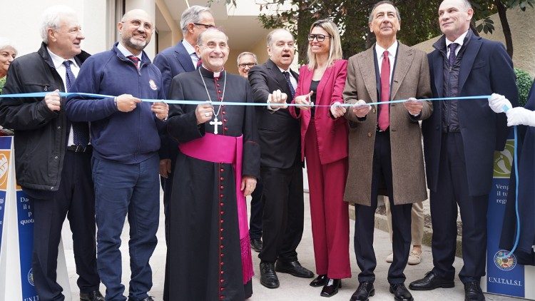 L'inaugurazione di Casa Fabrizio Frizzi con, tra gli altri, l'arcivescovo di Milano Delpini, il sindaco della città Sala e De Carli