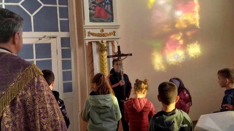 Кръстен път с деца в енория "Непорочтно зачатгие на Дева Мария" в Житница