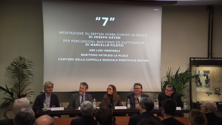 Presentation av "7" i Sala Marconi, Vatikanradion, den 29 mars 2023