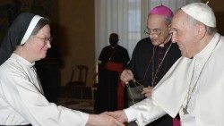 Папа Франциск със сестра Хелън Алфорд