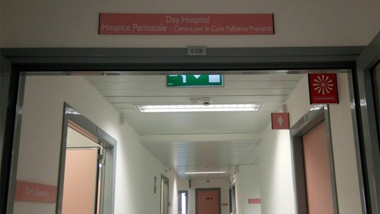 L'ingresso dell'Hospice al Gemelli