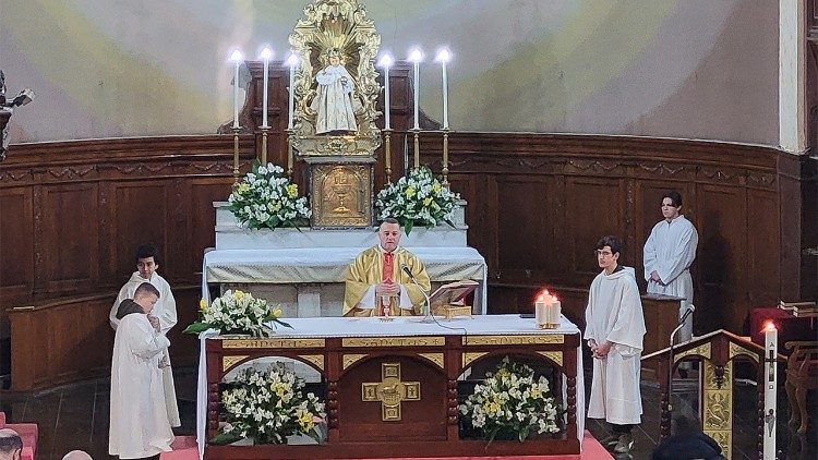 Монсеньор Стефан Манолов предстоятелства тържествената света литургия  на Възкресение Христово, 09.04.2023