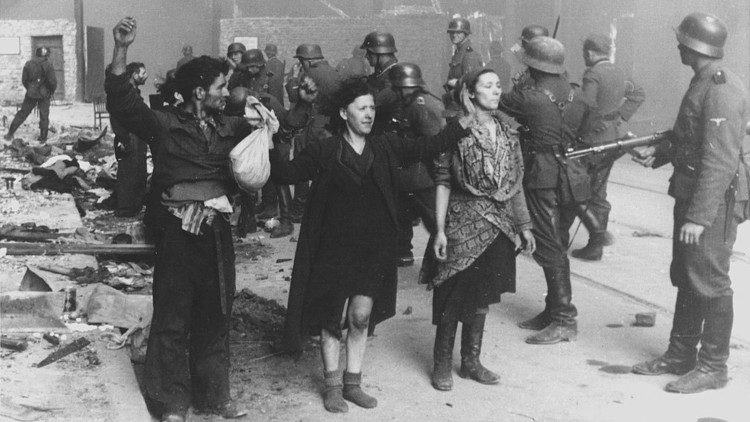 Historické záběry  varšavského povstání, temného okamžiku lidských dějin