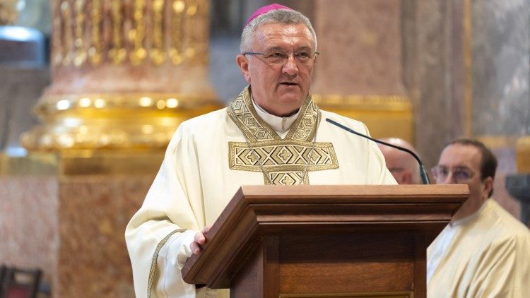 Veres András püspök, a Magyar Katolikus Püspöki Konferencia elnöke