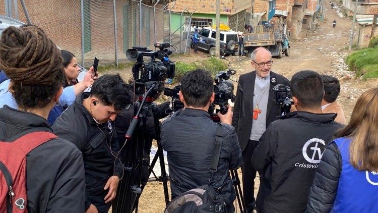 El cardenal Michael Czerny visita la comunidad de Cazucá - Bogotá