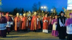 Procesja z relikwiami św. Wojciecha w wigilię uroczystości, Gniezno, 22 kwietnia 2023.