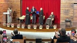 Premio San Francisco de la Pontificia Universidad Antonianum. Premiado poeta argentino Alejandro Roemmers