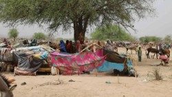 Accampamento di fortuna di rifugiati sudanesi in Ciad