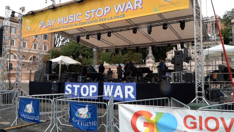 STOP WAR: nel cuore di Roma riecheggia in musica il no alla guerra