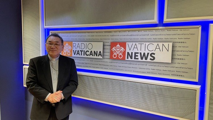 Il presidente di Caritas Internationalis, monsignor Isao Kikuchi, negli studi della nostra emittente