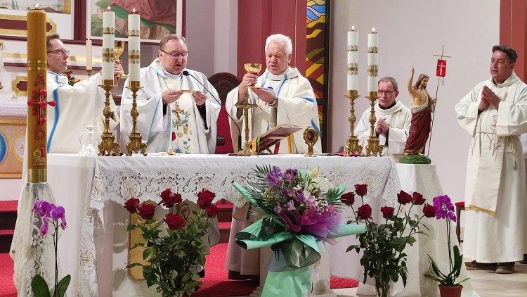 Тържествена литургия за храмовия празник на църквата „Дева Мария от Фатима“в Плевен, 13.05.2013