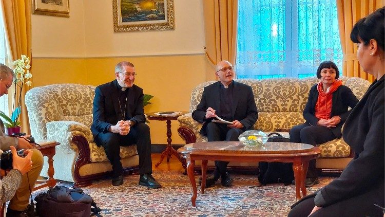 In der Nuntiatur in Tirana: Erzbischof Bonazzi, Prof. Thomas Schwartz von Renovabis und unsere Autorin Gudrun Sailer