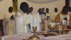 Célébration de la messe à l'occasion de la fête de l'unité nationale au Cameroun.
