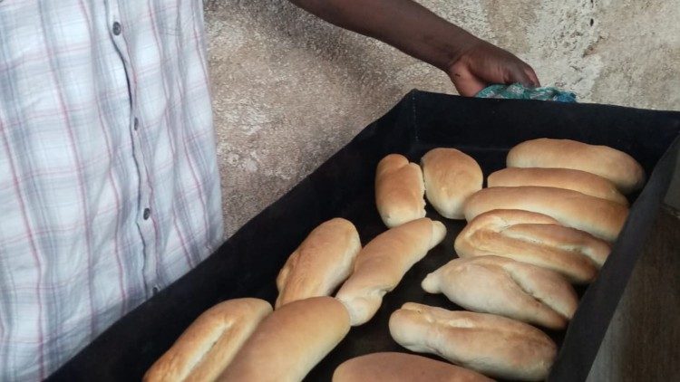 Pan hecho por los jóvenes de Baibokoum