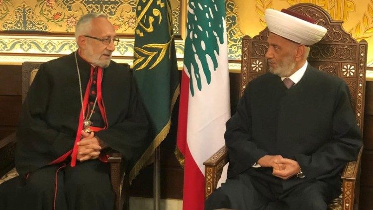 2023.05.23 Il Patriarca Minassian incontra il Mufti del Libano Derian