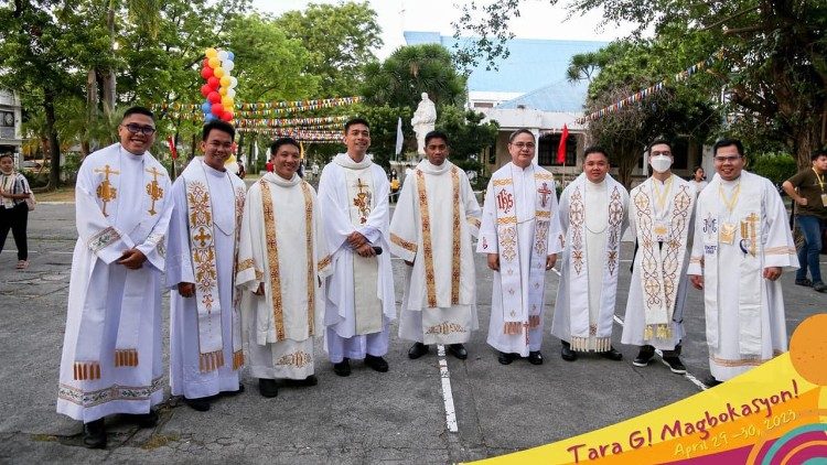 Rogationist Fathers and Deacons in Parañaque City, Philippines (courtesy of Marian Pizarra)