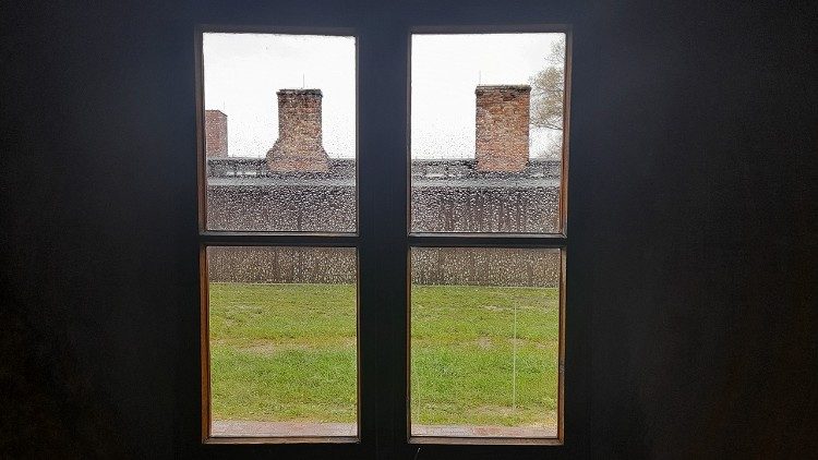 Fenster einer Baracke im KZ Majdanek bei Lublin