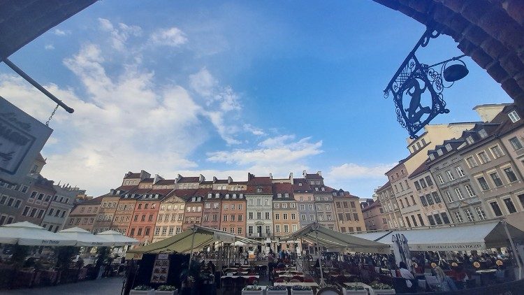 Nach dem Krieg originalgetreu wieder aufgebaut: Alter Marktplatz von Warschau