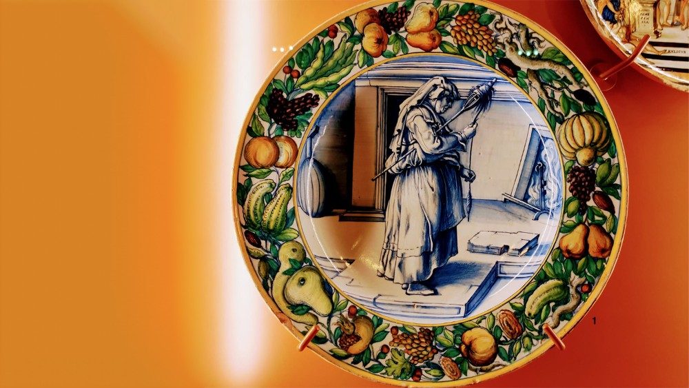 Plato de Venecia de esmalte del 1540-50, Sala de las cerámicas de los Museos Vaticanos